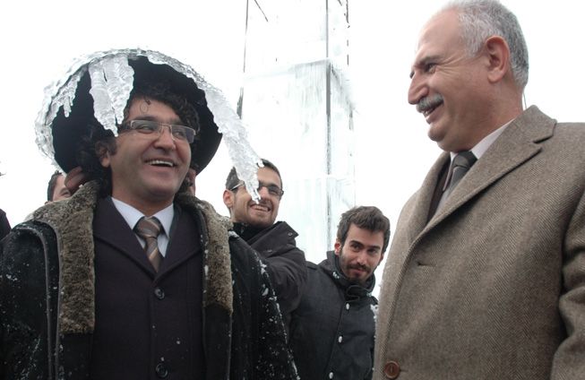 Buzdan sanat eseri