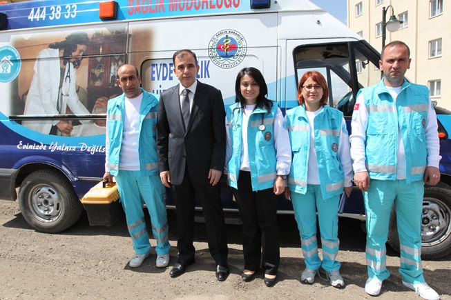 Evlere şifa dağıtıyorlar
