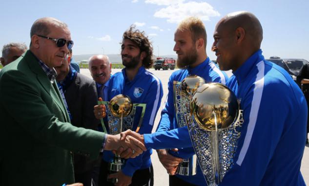 Cumhurbaşkanı Erdoğan, Erzurum'da böyle karşılandı
