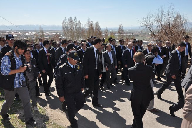 Bakanlara Erzurum'da sevgi seli