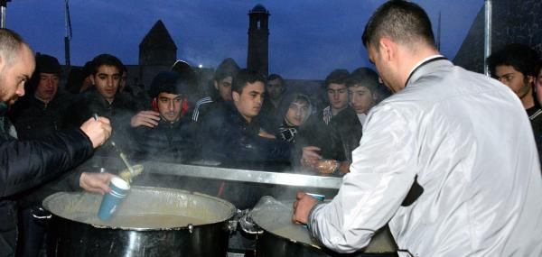 Kalede kar altında 'Kurtuluş namazı'