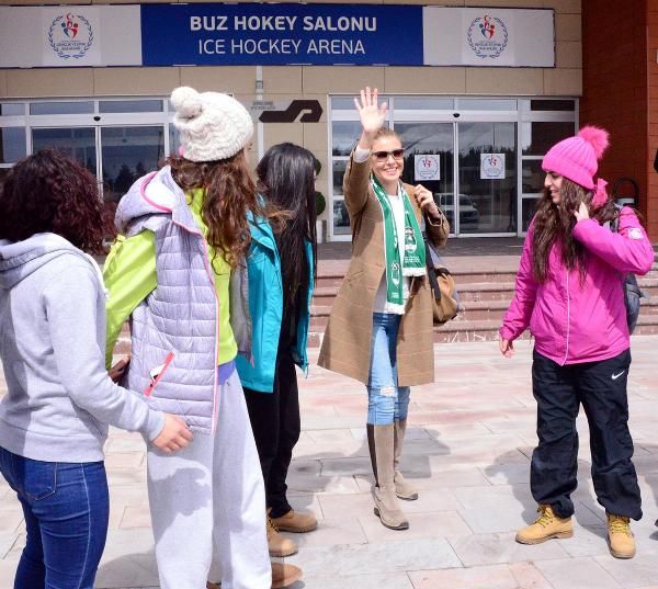 Gülben Ergen Narmanlı buz perileri için Erzurum'a geldi