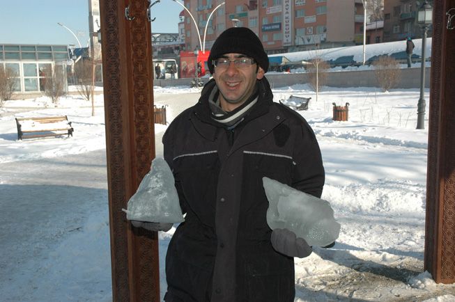 Erzurum dondu: eksi 30