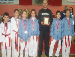 Taekwondo dostluk kupası Erzurum'un!..
