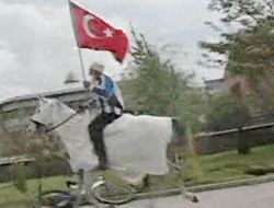 Baki Dede Erdoğan'ı atıyla karşıladı!..
