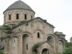 Tarihi kilise restore edilmeyi bekliyor!..