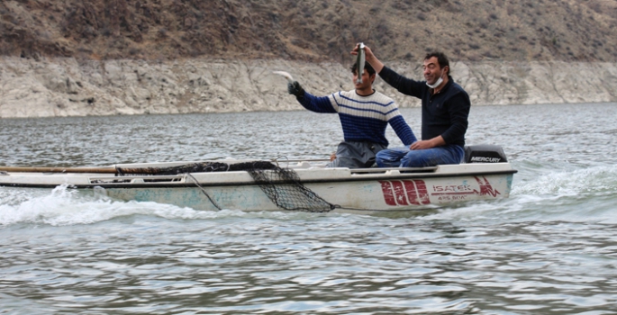 Ayvalı Barajında balık üretimi başladı