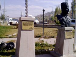 Erzurum'da Atatürk büstüne çirkin saldırı!..