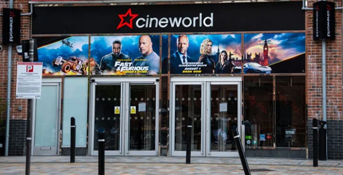 Cineworld tüm sinemalarını kapatıyor