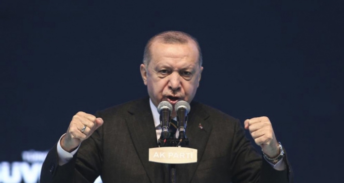 Erdoğan yeniden genel başkan seçildi
