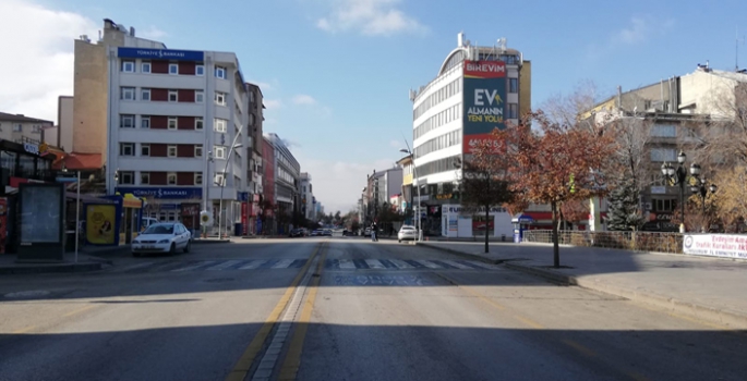 Erzurum caddeleri boş ve sessiz kaldı