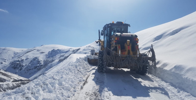 Erzurum'un kar çilesi bitmiyor