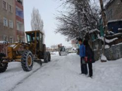 Erzurum'da 611 köy yolu ulaşıma kapandı
