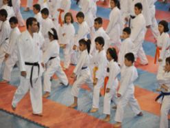 Karate sporcu il birinciliği için geri sayım