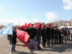 Oltu'da Hocalı katliamı protesto edildi