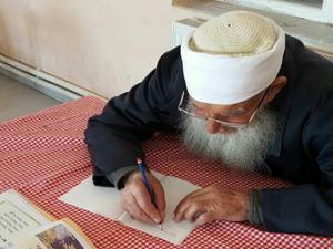 87 yaşında okuma yazma öğreniyor