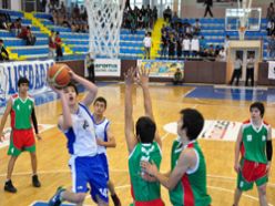 Erzurum Gençlikspor basketbolda şampiyon