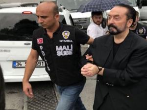 Adnan Oktar'ın şantaj video ve ses kayıtları ele geçirildi