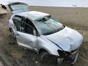 Aşkale'de otomobil takla attı: 3 yaralı