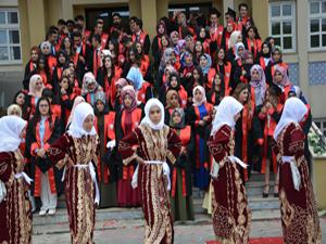 Aşkale İMKB Anadolu Lisesinde mezuniyet heyecanı