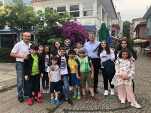 Aslı Nemutlu'nun ailesi genç kayakçıları İstanbul'da misafir etti