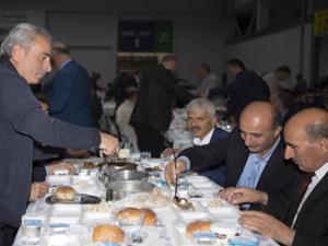 Atatürk Üniversitesi idari personeli iftar sofrasında buluştu