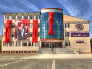 Atatürk Üniversitesi Kalkındırma Vakfından lise hamlesi