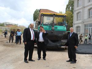 Aziziye'de kaldırım ve asfalt çalışmaları bir arada