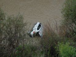 Otomobil Aras nehri'ne uçtu: 1 ölü 