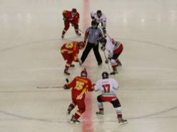 Erzurumlu hakemler buz hokeyi maçı yönetecek