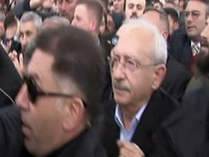 CHP Lideri Kılıçdaroğlu'na şehit cenazesinde saldırı