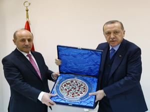 Cumhurbaşkanı Erdoğan, Vali Azizoğlu ve Başkan Sekmen'i kabul etti