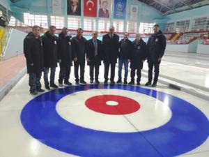 Curling salonu liglere hazır