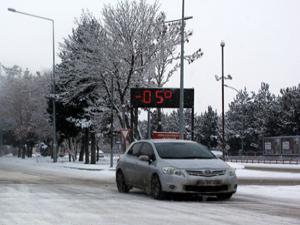 Doğu Anadolu'da kar yağışı devam ediyor
