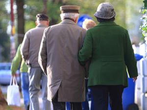 Emekliler asgari ücret talep ediyor