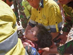 Endonezya'da korkunç bilanço açıklandı: 347 ölü!