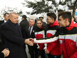 Erdoğan EYOF fatihini kutladı