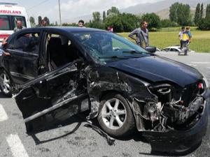 Erzincan'da trafik kazası: 10 yaralı