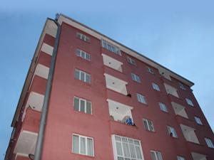 Erzurum'da 2 yaşındaki çocuk dördüncü kattan düştü