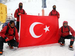 Erzurum'da Dağcılar Ejder Tepesi'ne Tırmandı