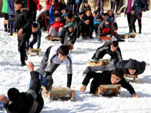 Erzurumda 'Geleneksek Kızak Şenliği'