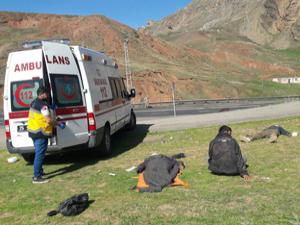 Erzurum'da kaçak dolu kamyon devrildi... Ölü sayısı 2'ye yükseldi