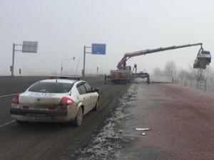 Erzurum'da otomobil uçuruma yuvarlandı: 2 yaralı