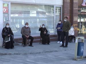 Erzurum'da polisten sosyal mesafe tedbirleri