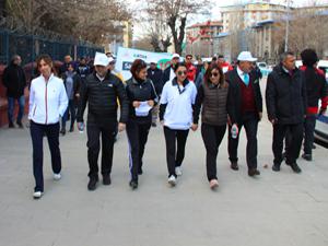 Erzurum'da 'Sağlık İçin Birlikte 10 bin Adım yürüyüşü