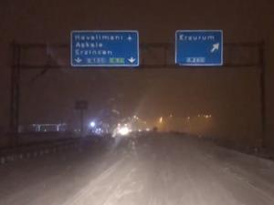 Erzurum-Horasan yolu trafiğe kapandı