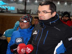 Erzurum protokolü Palandöken'de gece kayağı yaptı