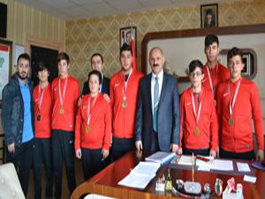 Halterci çocuklar Erzurumu temsil edecek