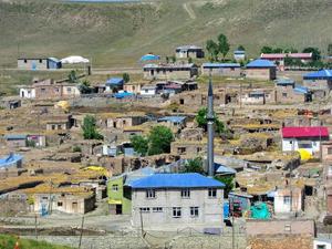 Horasan'da 1 köy karantinaya alındı
