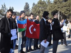 AÜ'de Hocalı katliamına protesto